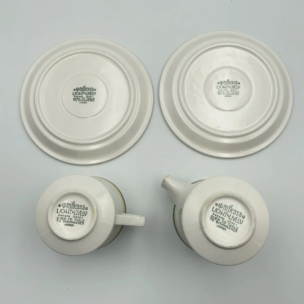 Mikasa Light 'n Lively Bahama 5401 Cup & Spouted Feeder Cup w/ Saucers Japan‎